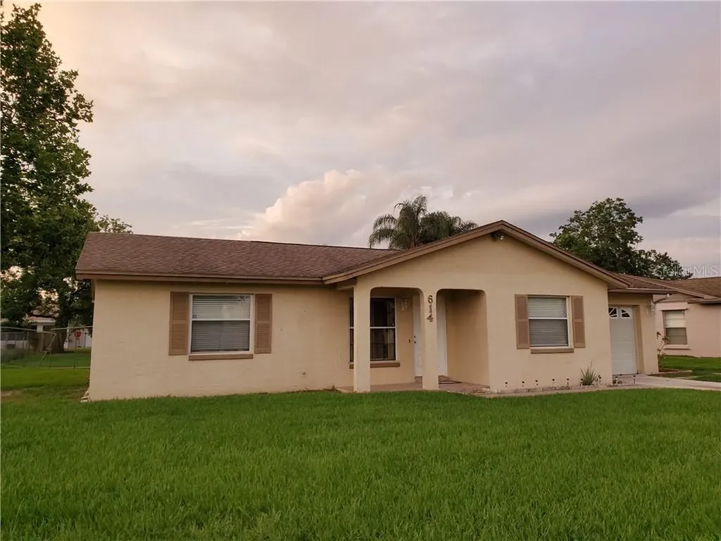 614 Redwood Court Kissimmee FL 34743