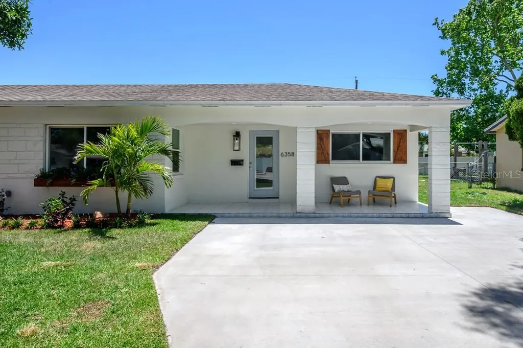 6358 17th Avenue N St Petersburg FL 33710