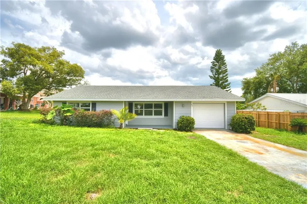 33 W Grove Avenue Lake Wales FL 33853