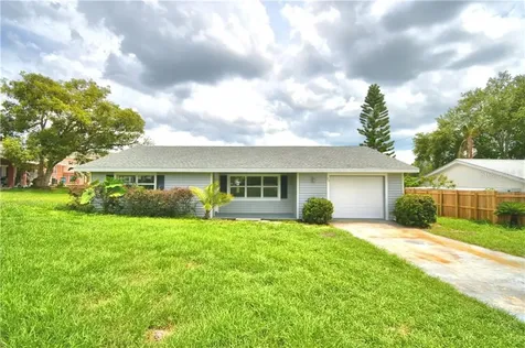 33 W Grove Avenue Lake Wales FL 33853
