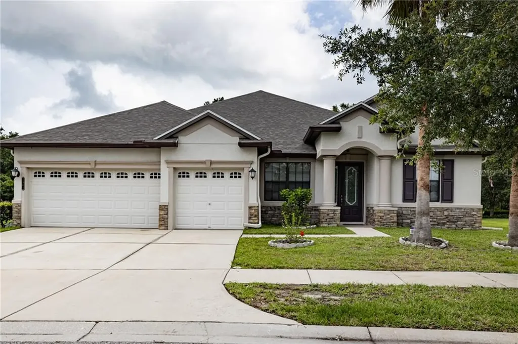 7945 Hampton Lake Drive Tampa FL 33647