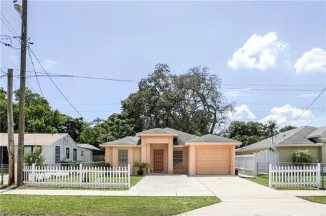 9512 N Oakleaf Avenue Tampa FL 33612