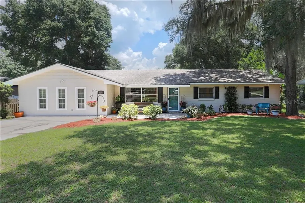 1131 N Magnolia Circle Eustis FL 32726