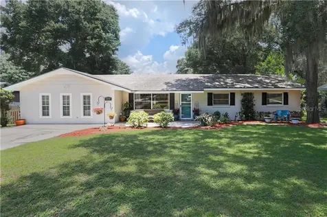 1131 N Magnolia Circle Eustis FL 32726