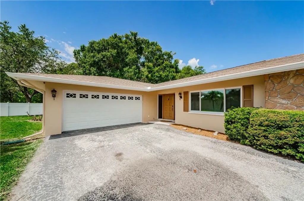 2205 N Mcmullen Booth Road Clearwater FL 33759
