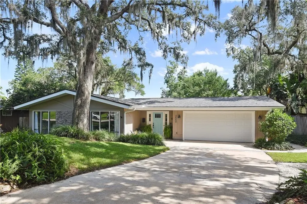 2449 Lake Waumpi Drive Winter Park FL 32789