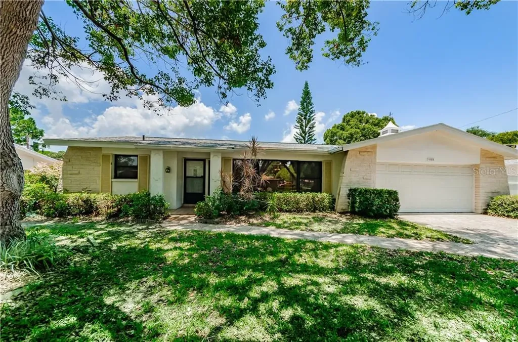 1028 Chinaberry Road Clearwater FL 33764