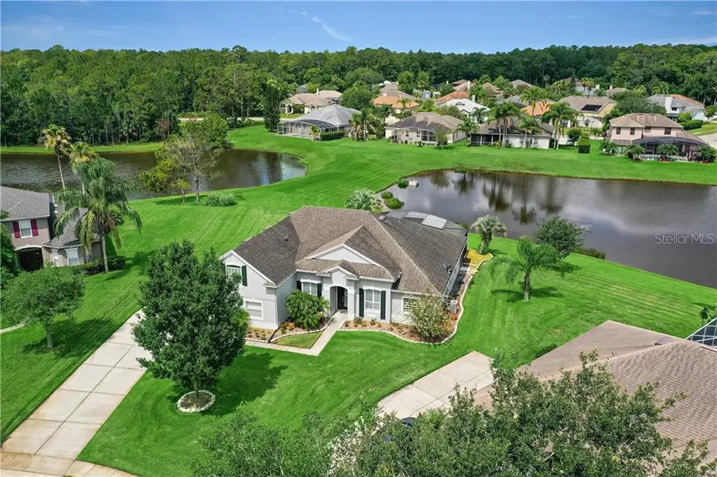 702 Divine Circle Orlando FL 32828