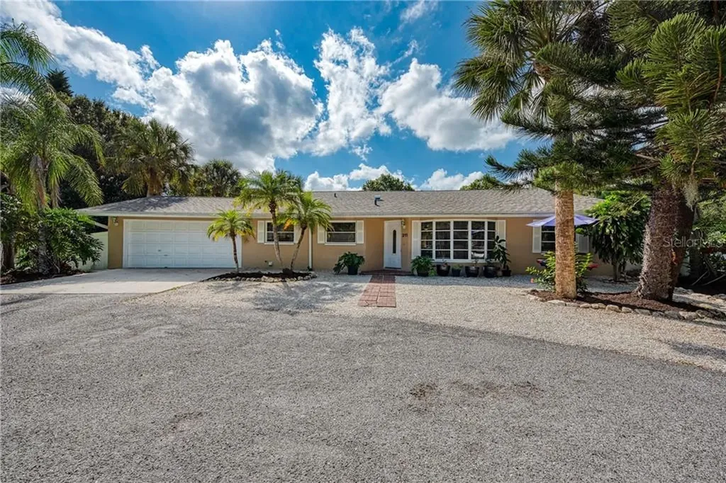 211 Avenida De Bahia Nokomis FL 34275