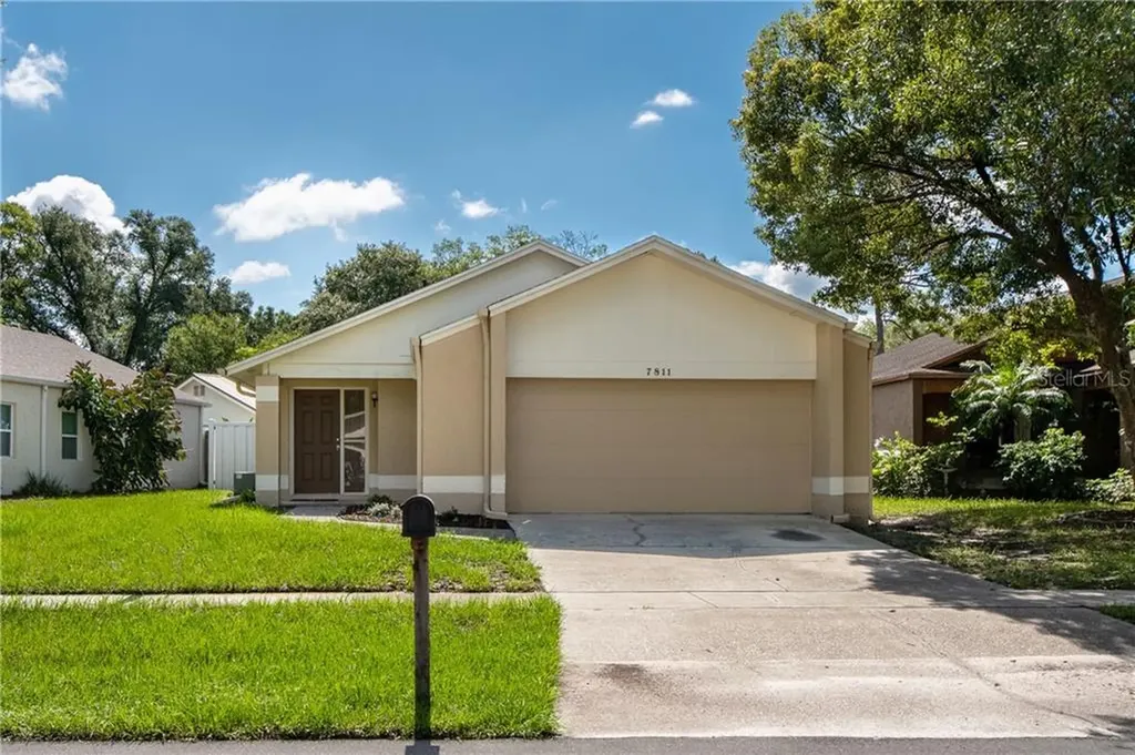 7811 Autumn Wood Drive Orlando FL 32825