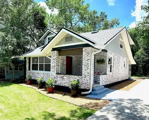 1451 N Donnelly Street Mount Dora FL 32757