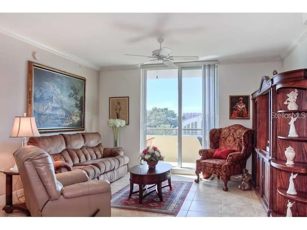 800 N. Tamiami Trail Sarasota FL 34236