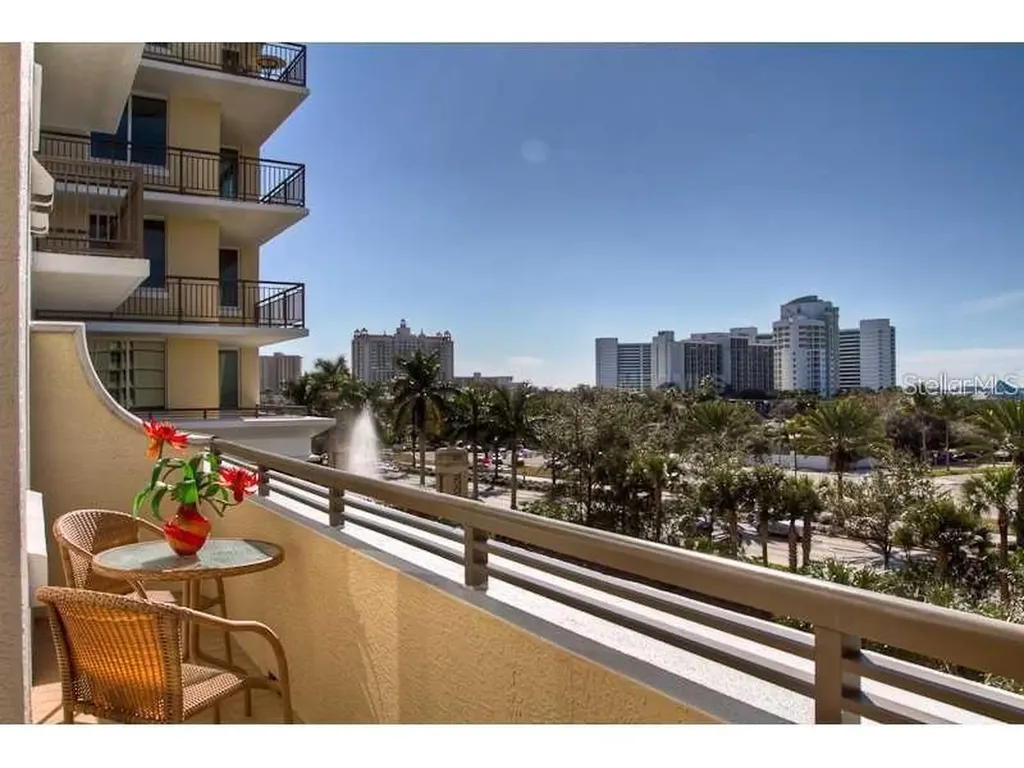 800 N. Tamiami Trail Sarasota FL 34236