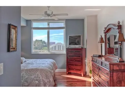 800 N. Tamiami Trail Sarasota FL 34236