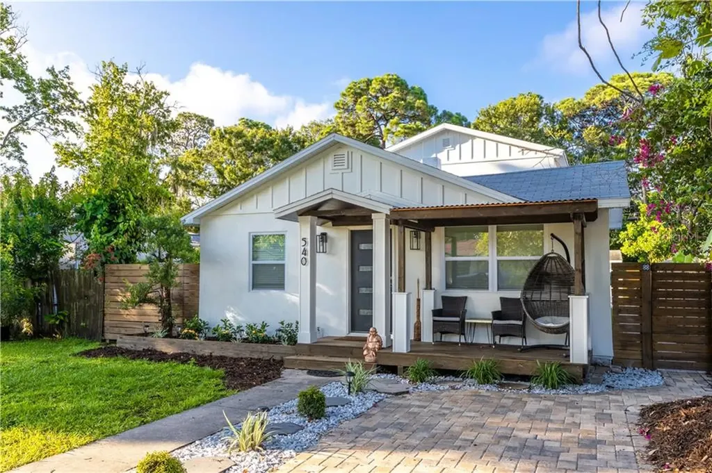540 44th Avenue N St Petersburg FL 33703