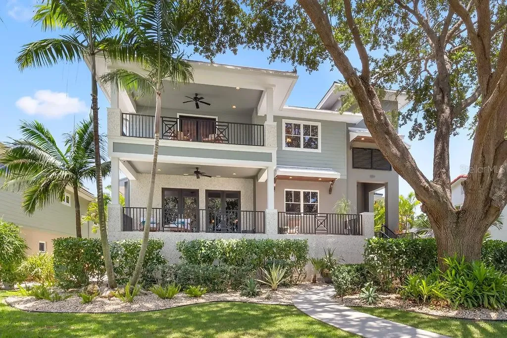 320 Sunset Drive S St Petersburg FL 33707