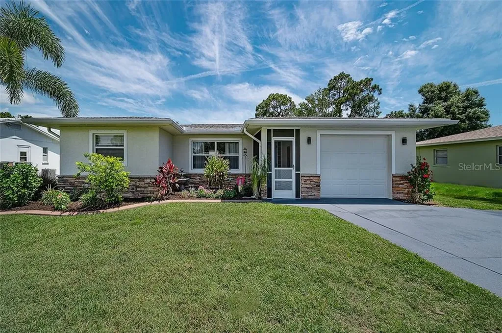 1323 Poplar Avenue Venice FL 34285