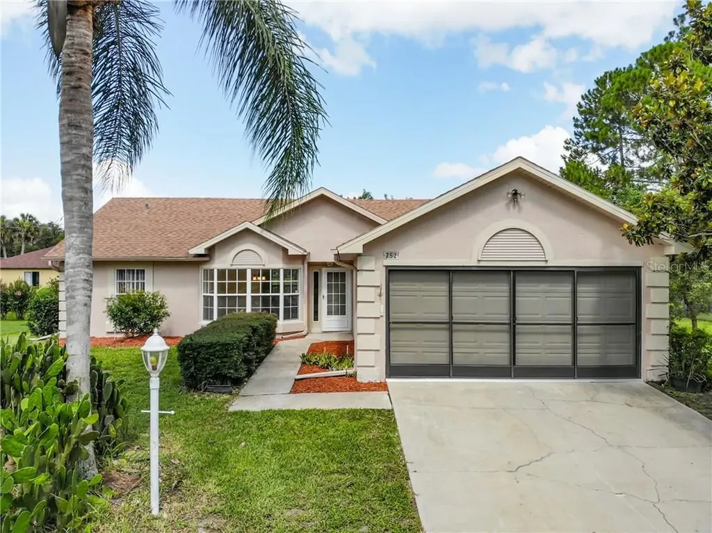 752 E Fairbairn Drive Deltona FL 32725