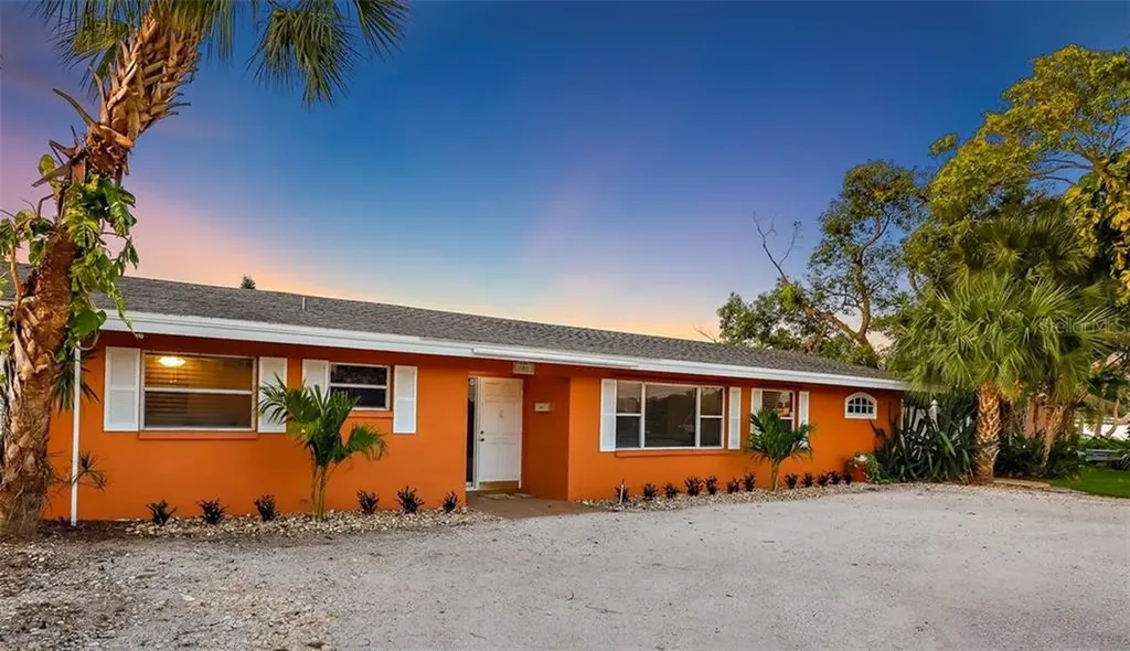 101 78th Avenue N St Petersburg FL 33702