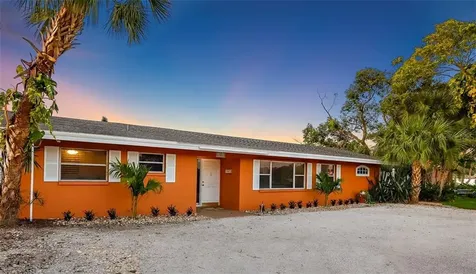101 78th Avenue N St Petersburg FL 33702