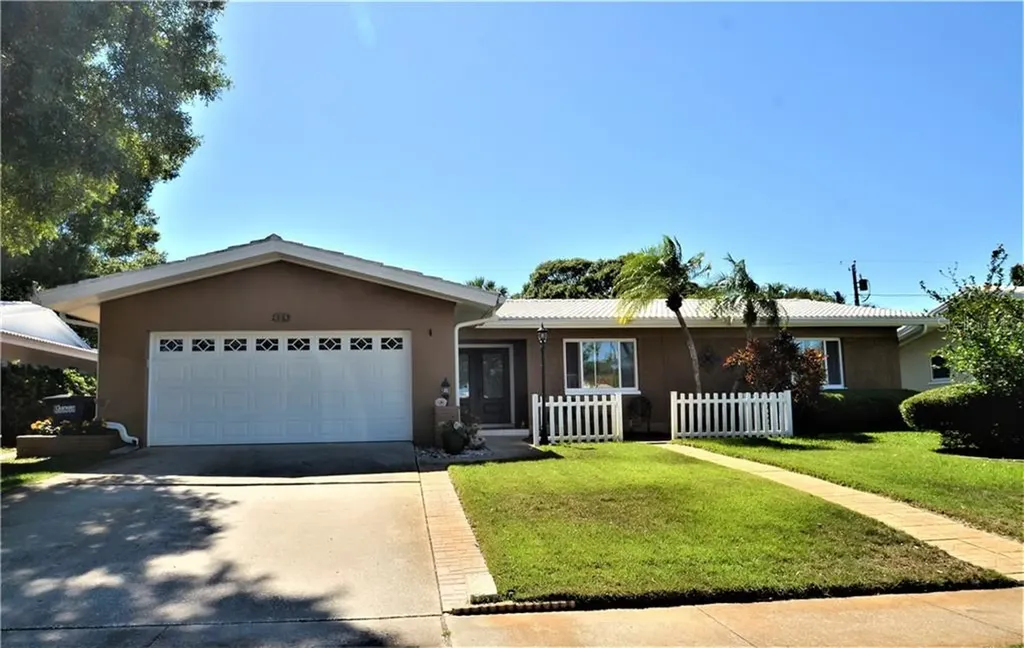 2069 Envoy Court Clearwater FL 33764