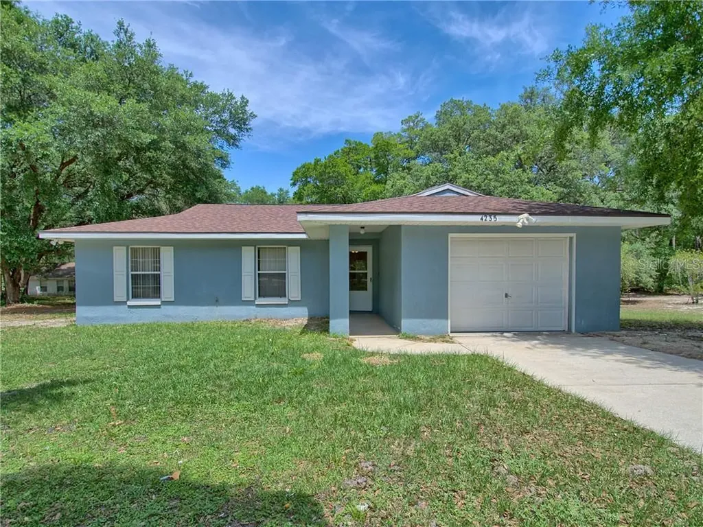 4235 Elm Street Lady Lake FL 32159