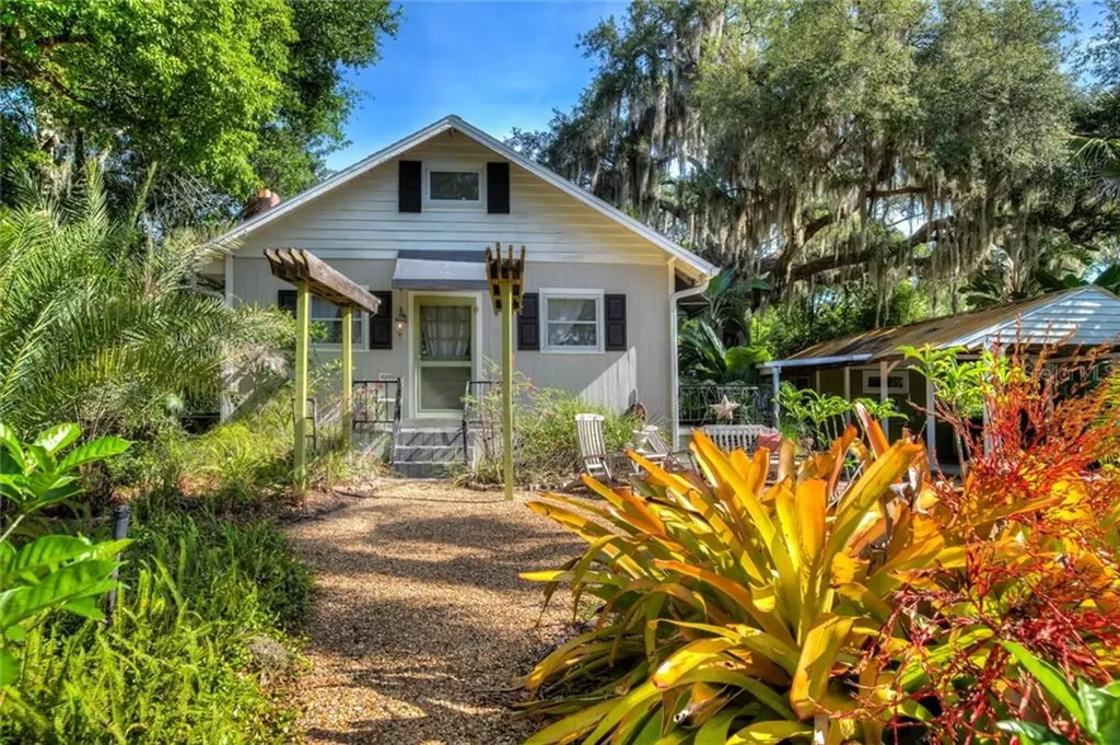 321 E 10th Avenue Mount Dora FL 32757