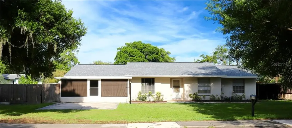 915 S Miller Road Valrico FL 33594