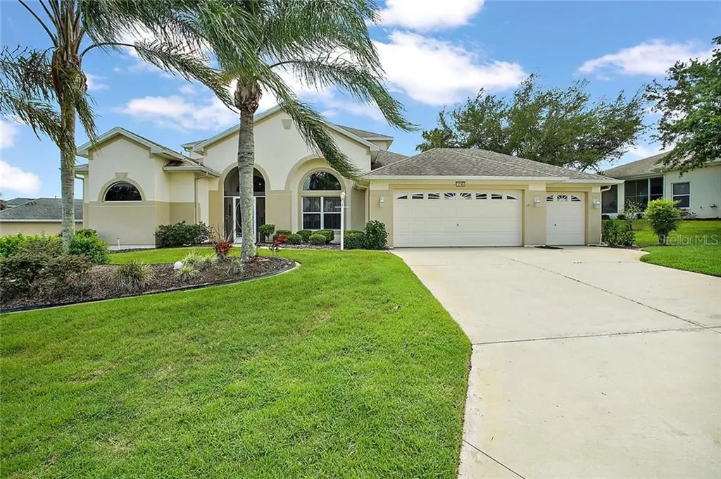 5740 Bounty Circle Tavares FL 32778