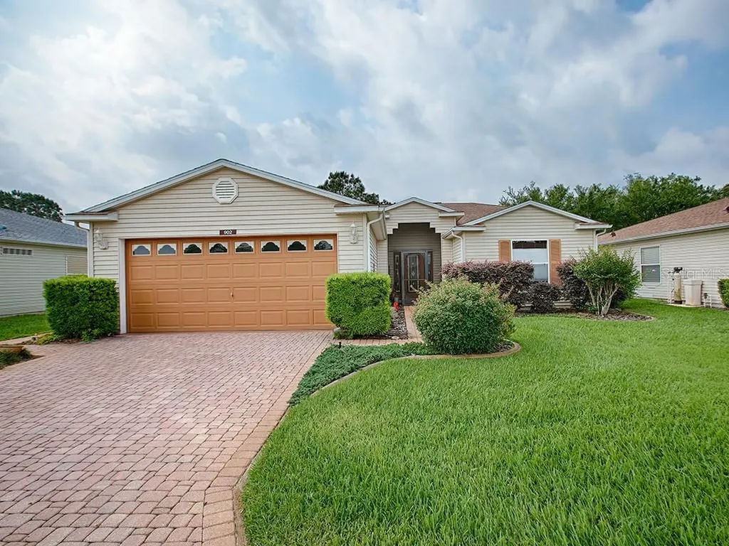 902 Forest Breeze Path Leesburg FL 34748