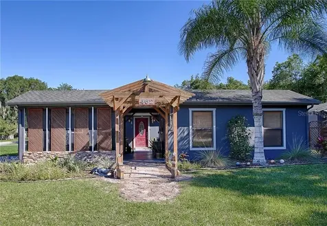 462 Cr 487a Lake Panasoffkee FL 33538