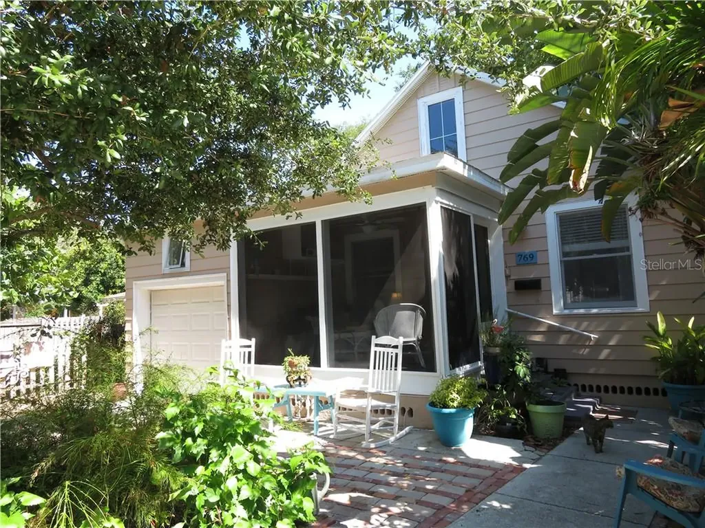 769 11th Avenue N St Petersburg FL 33701
