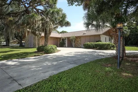 1102 Larchmont Drive Englewood FL 34223