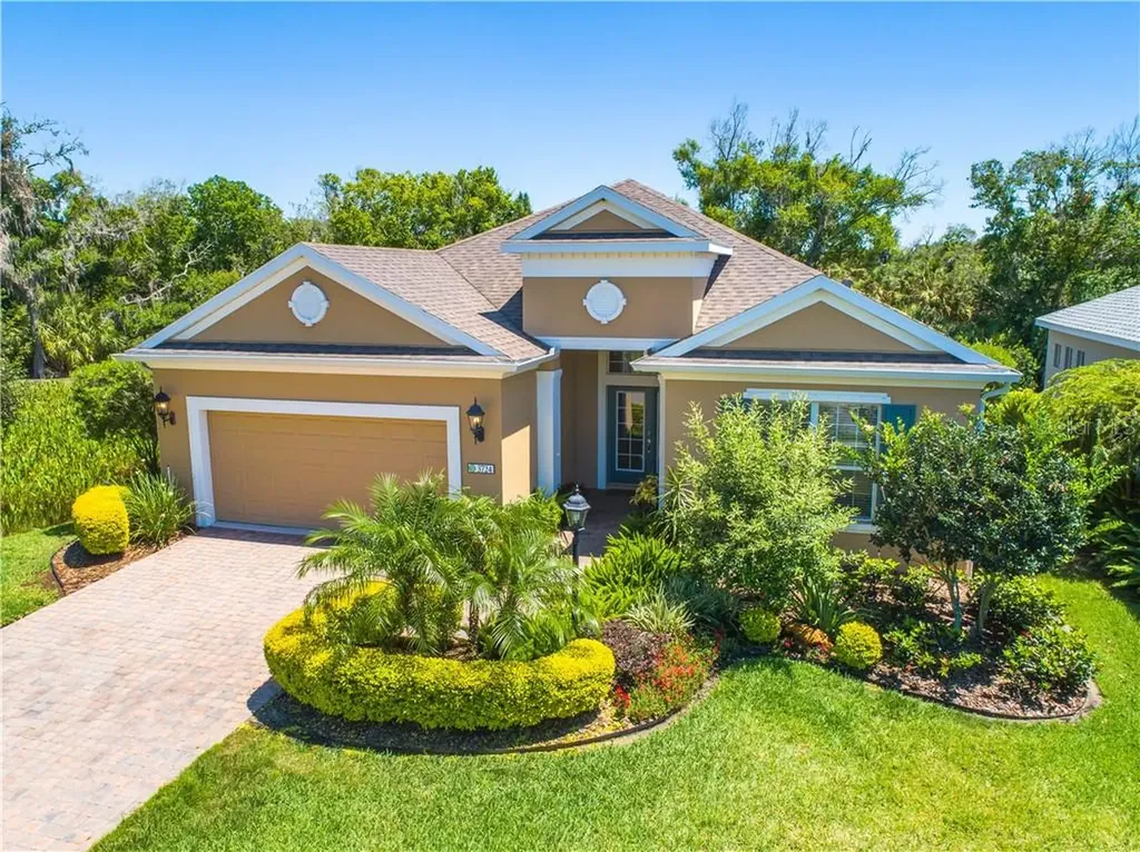 3724 Woodcliff Lake Terrace Sarasota FL 34243