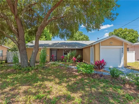 826 70th Street N St Petersburg FL 33710