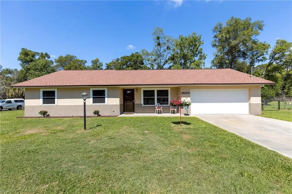 1900 SE 56th Court Ocala FL 34480