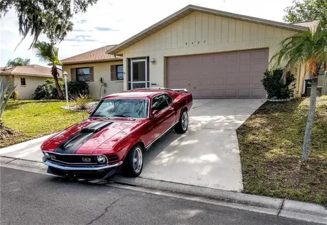 8427 Brandeis Circle E Sarasota FL 34243