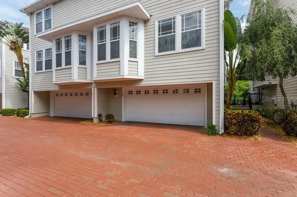 3315 W De Leon Street Tampa FL 33609