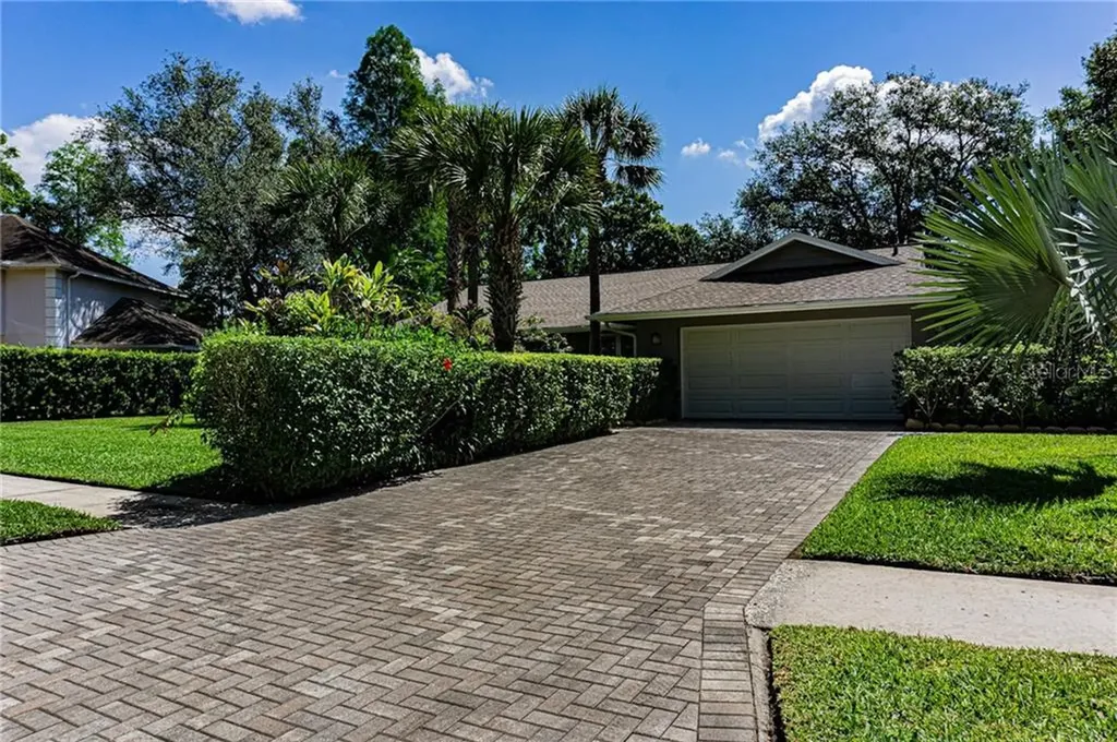 13554 Lake Magdalene Drive Tampa FL 33613
