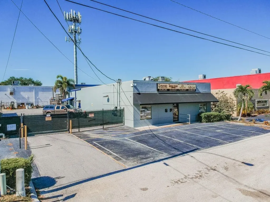 3015 46th Avenue N St Petersburg FL 33714