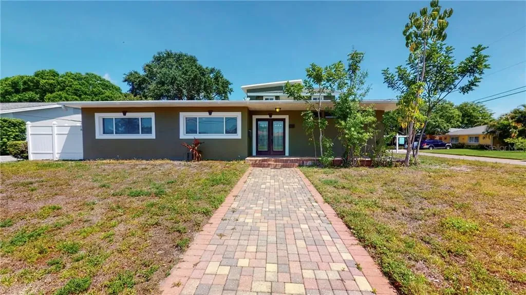 1197 38th Avenue NE St Petersburg FL 33704