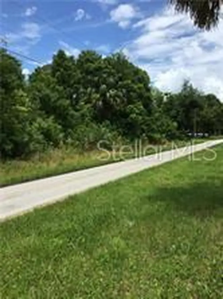 2108 West Parkway Deland FL 32724