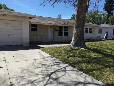 6014 26th Avenue N St Petersburg FL 33710