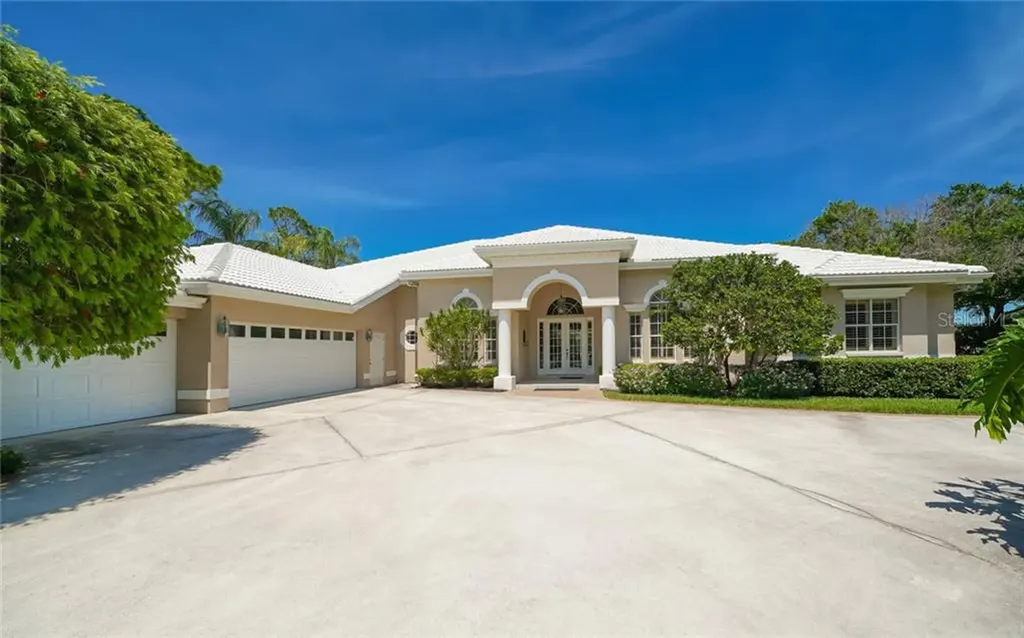 3279 Dick Wilson Drive Sarasota FL 34240