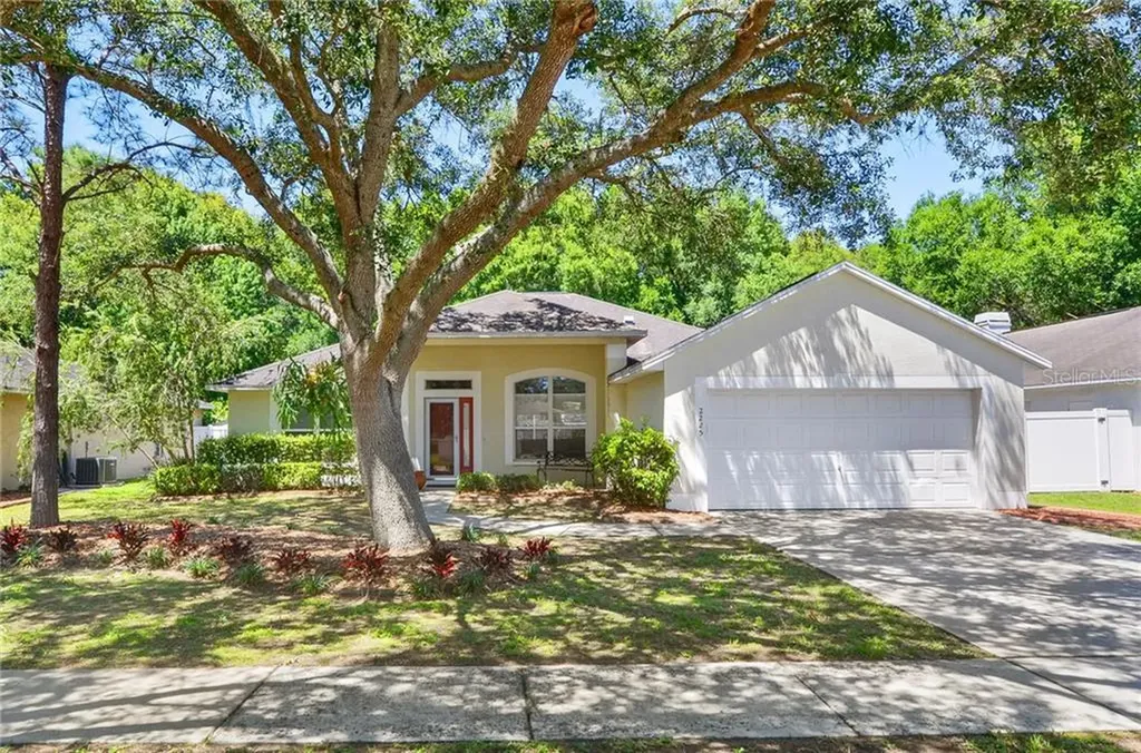 2225 Towering Oaks Circle Seffner FL 33584