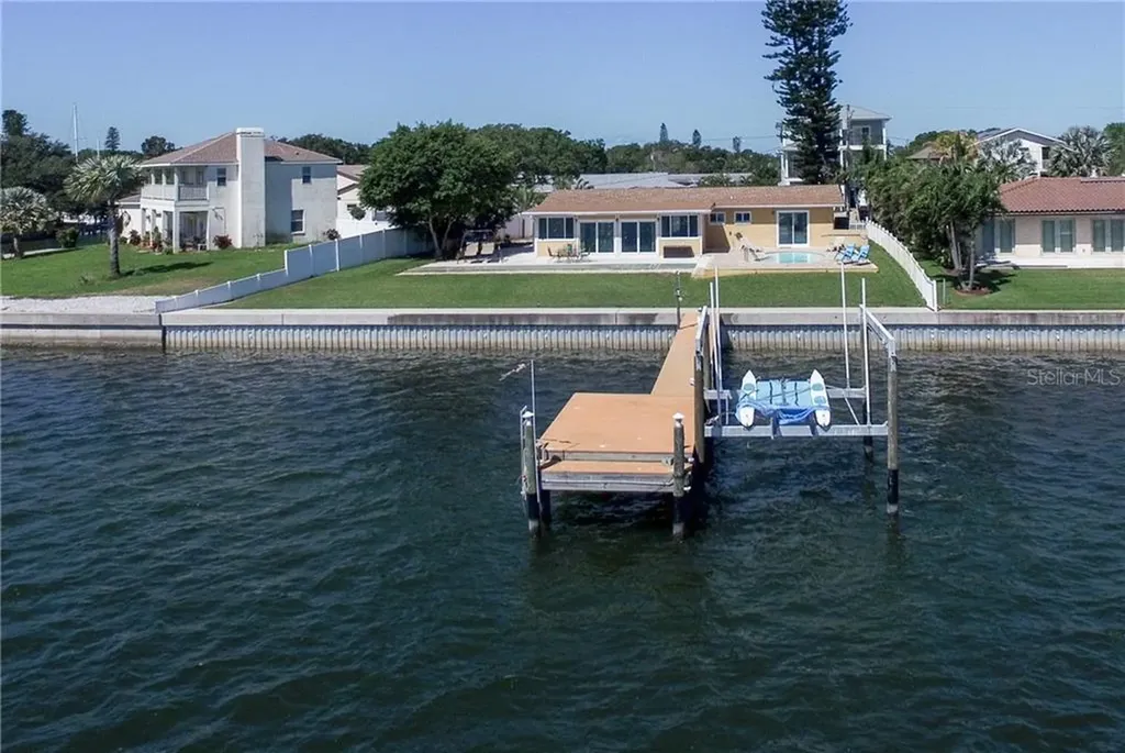 3560 Coquina Key Drive SE St Petersburg FL 33705