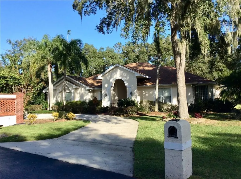 7205 Millbrook Oaks Drive Lakeland FL 33813