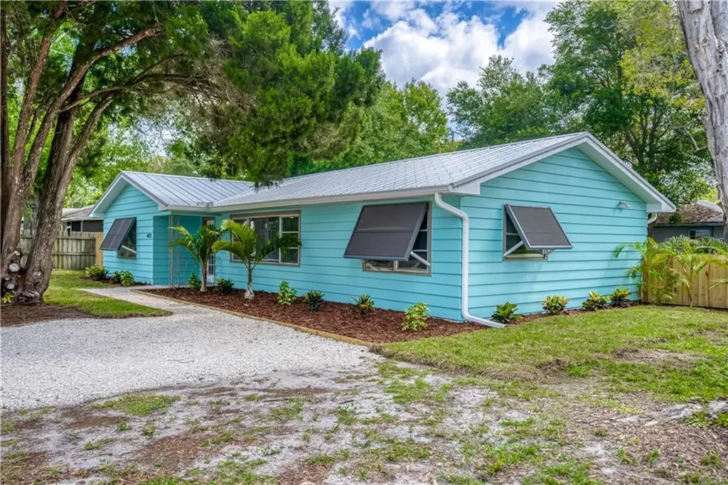407 S Tuttle Avenue Sarasota FL 34237