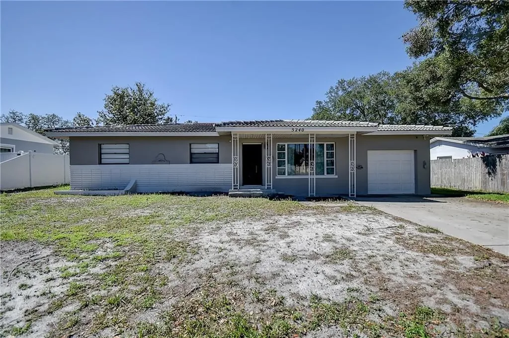 5240 14th Avenue N St Petersburg FL 33710