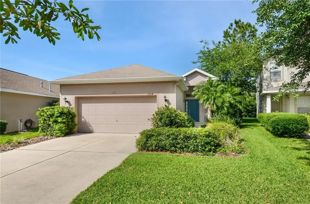 5914 Wrenwater Drive Lithia FL 33547